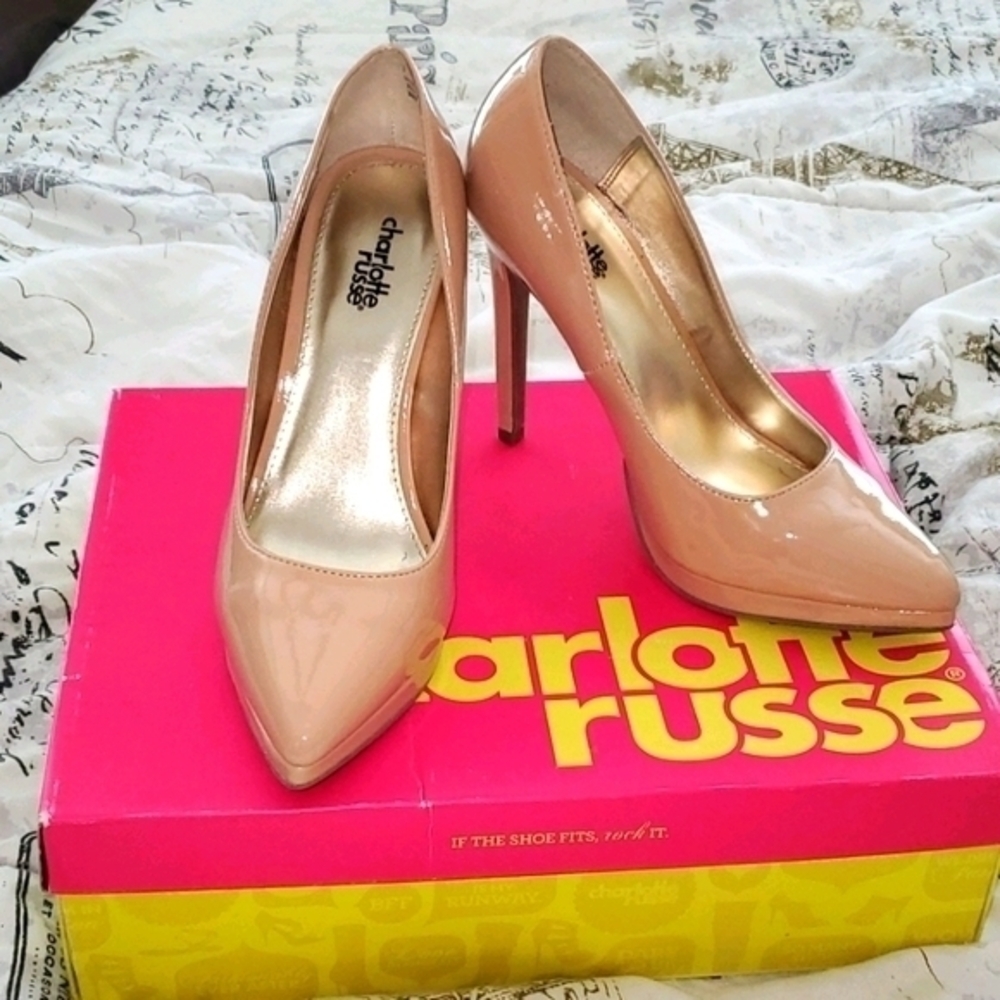 Women's tan heels size 7